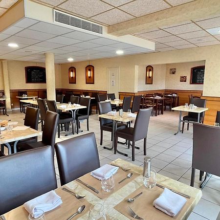 Logis Hotel Sully Le Chateau Saint-Pere-sur-Loire Buitenkant foto